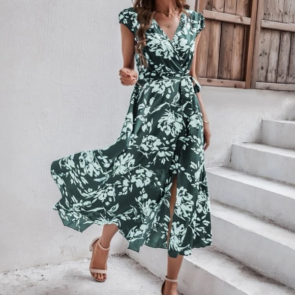 Boho green  floral print wrap dress - Picture 6 of 12